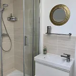Joussaume Latour Bed & Breakfast 3*