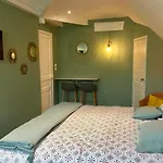 Joussaume Latour Bed and breakfast