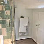 Joussaume Latour Bed and breakfast