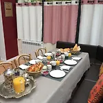 Joussaume Latour Bed and breakfast 3*