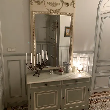 Joussaume Latour 3* Chateau-Thierry