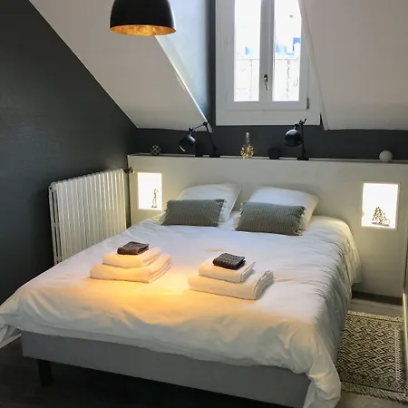 Joussaume Latour Bed & Breakfast 3*