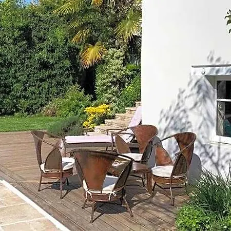 Bed & Breakfast Joussaume Latour 3*